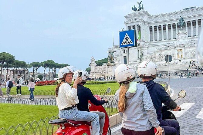 Rome by Vespa: Classic Rome Tour with Pick up - Caracalla, the Appian Way, and the Pyramid of Cestius Stretch