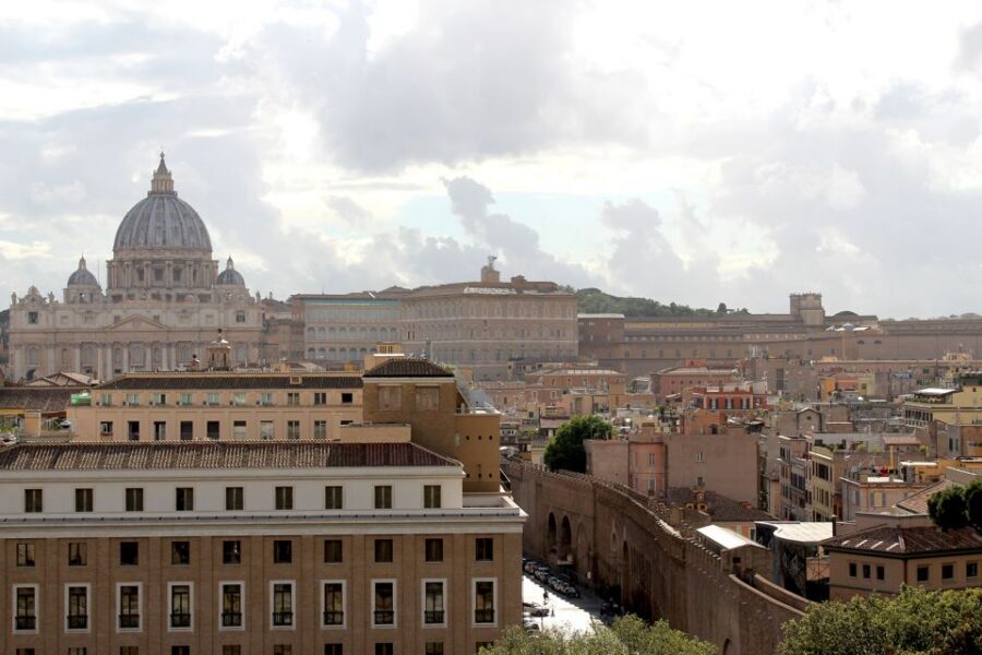 Rome: Castel Sant’ Angelo Ticket and Audio Guide - The Mausoleum of Hadrian: What to Look For Inside