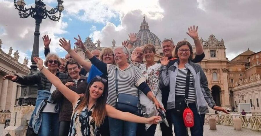 Rome: City Highlights Walking Tour - Trevi Fountain: the world-famous photo stop