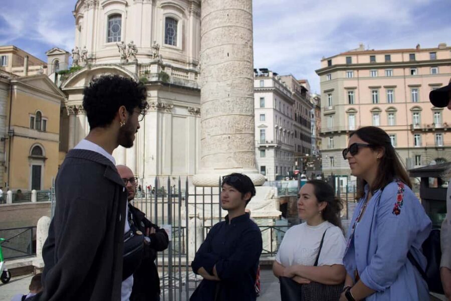 Rome: City Walking Tour in English or Spanish - Trevi Fountain in guided time: how to enjoy it without losing your mind