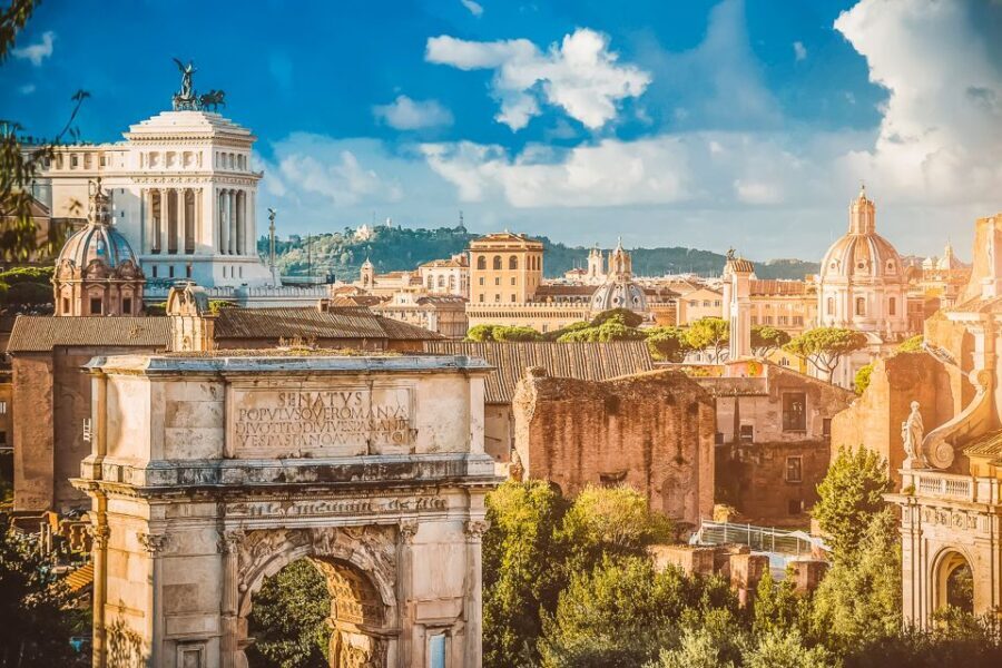Rome: Colosseum Arena, Palatine Hill & Forum Guided Tour - Gladiator’s Gate Entry: Beating the Worst of the Lines