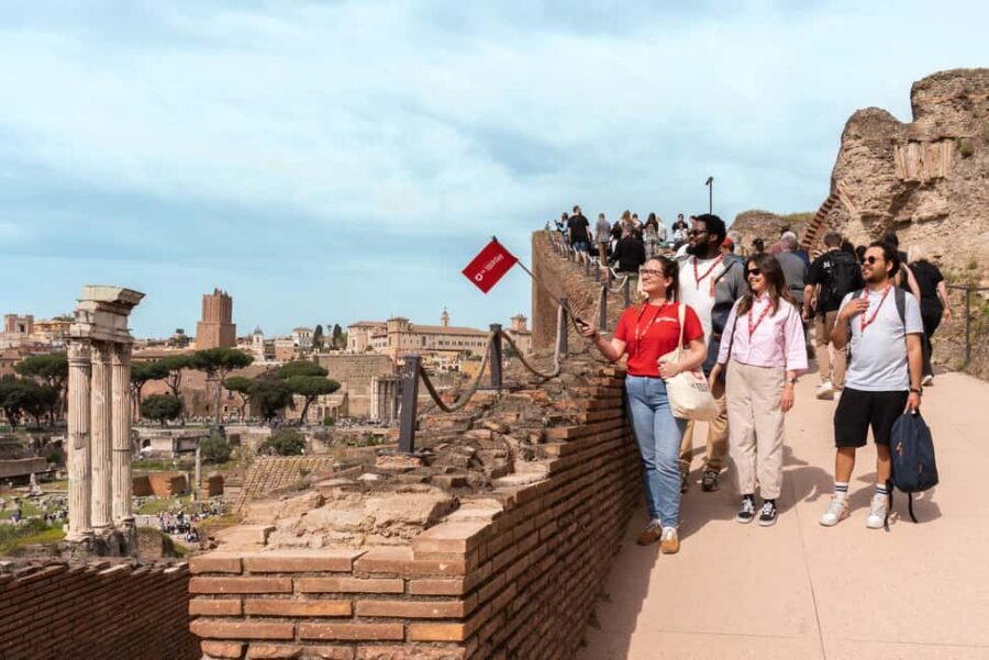 Rome: Colosseum, Forum, and Palatine Tour - Palatine Hill: best views, best photo angles, and a Roman mindset shift