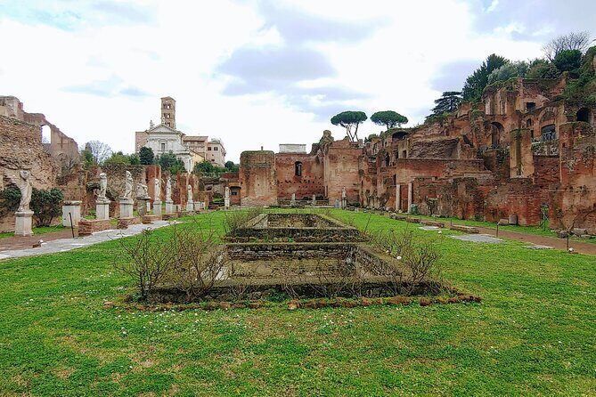 Rome: Colosseum Guided Tour with Roman Forum and Palatine hill - Guide Style, Headsets, and Group Size: How This Tour Stays Manageable
