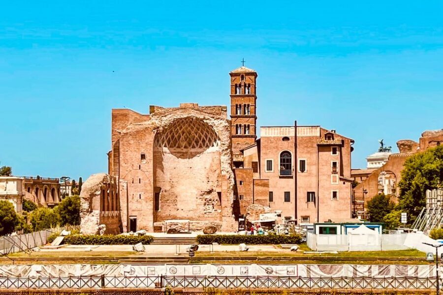 Rome: Colosseum, Palatine Hill and Roman Forum Guided Tour - When the day may feel crowded or delayed: security checks and weather