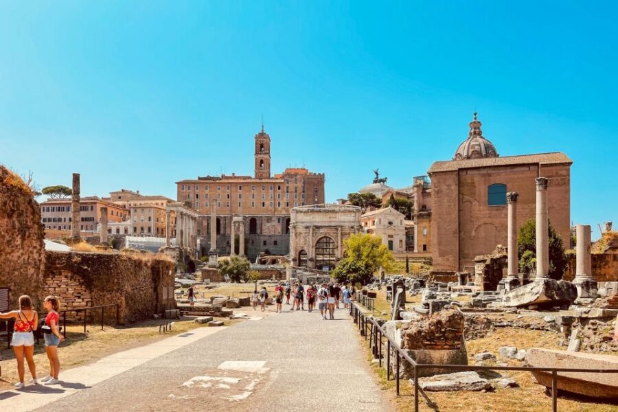 Rome: Colosseum, Palatine Hill and Roman Forum Guided Tour - Arch of Constantine and the walk that stitches the city together
