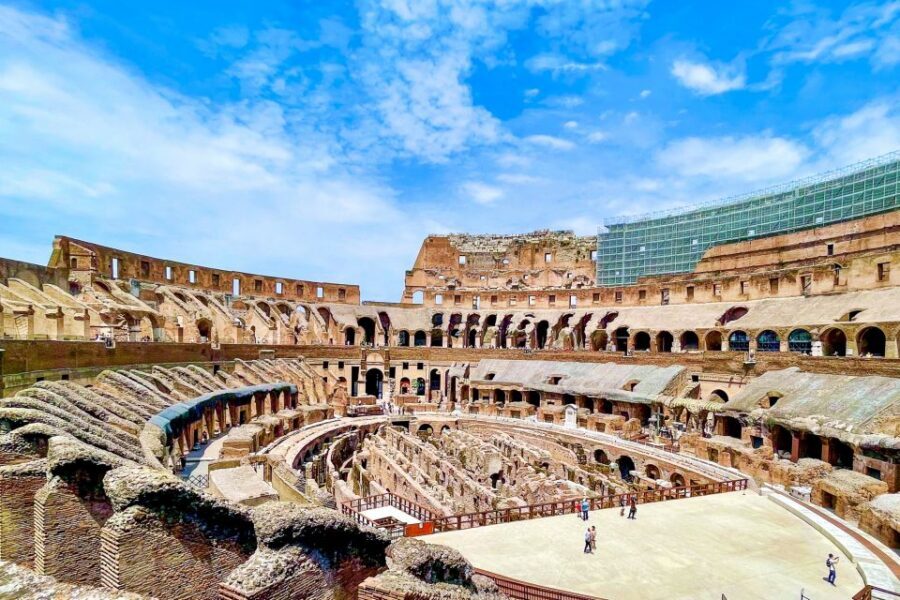 Rome: Colosseum, Palatine Hill and Roman Forum Guided Tour - Palatine Hill: the oldest settlement and the imperial residences