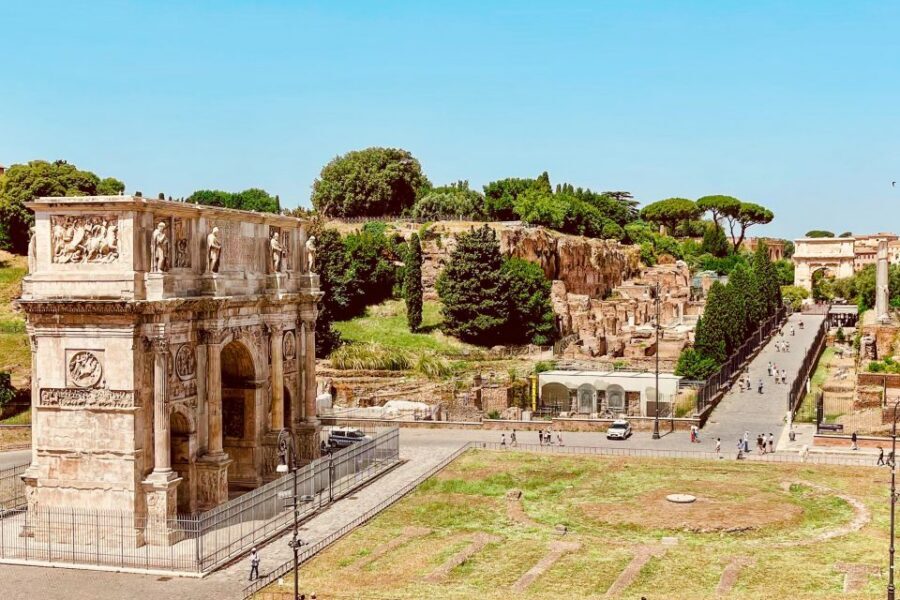 Rome: Colosseum, Palatine Hill and Roman Forum Guided Tour - The Forum’s central area: Curia, Arch of Septimius Severus, Tabularium