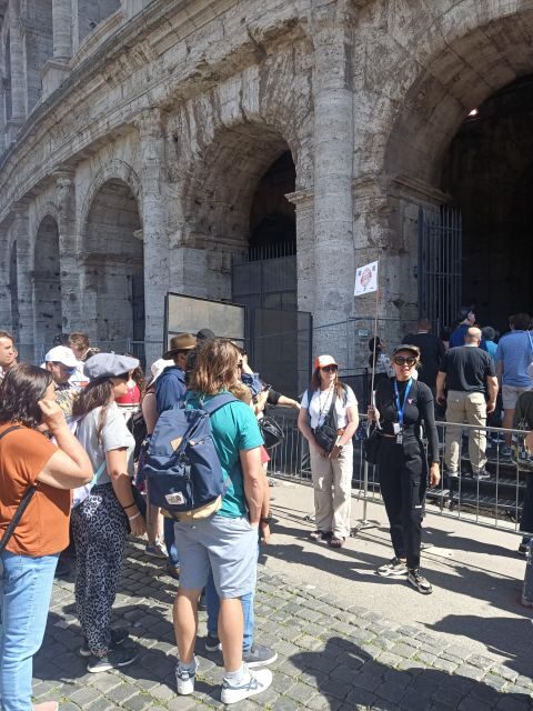 Rome: Colosseum, Palatine Hill, & Roman Forum Walking Tour - Palatine Hill climb: views over Rome’s origin story