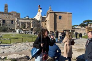 Rome: Colosseum, Roman Forum & Palatine Hill Guided Tour - Starting at the Colosseum: Stairs, Arches, and Gladiator Stories