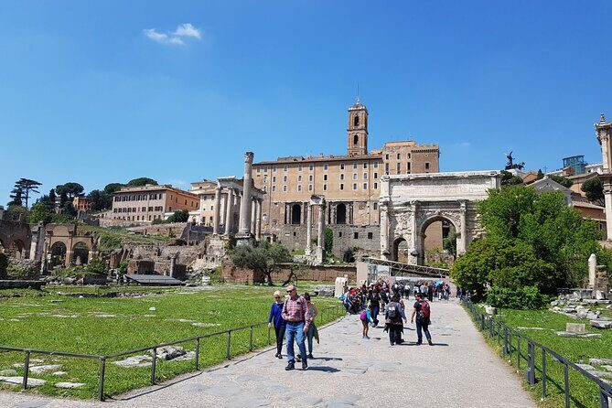 Rome Colosseum,Palatine Hill and Roman Forum Guided Tour - Entering the Colosseum: arena-scale awe with real details