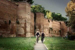 Rome EBike Tour: Appian Way, Catacombs & Roman Aqueducts - Your first Roman fortress moment: Porta San Sebastiano