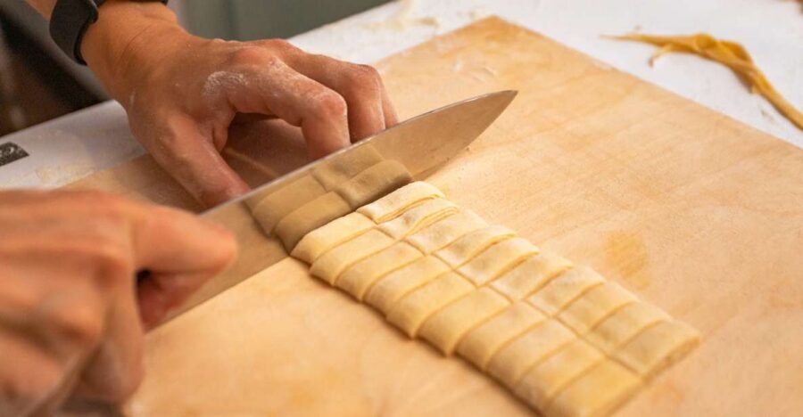 Rome: Fettuccine and Tiramisu Cooking Class with Wine - Who should book this Rome fettuccine and tiramisù class