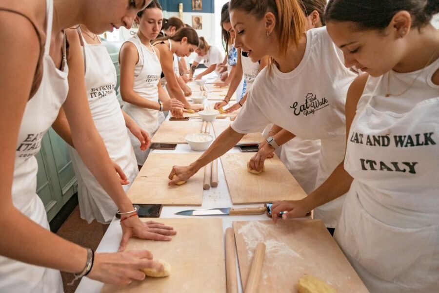 Rome: Fettuccine and Tiramisu Cooking Class with Wine - Homemade fettuccine: from dough to classic shapes