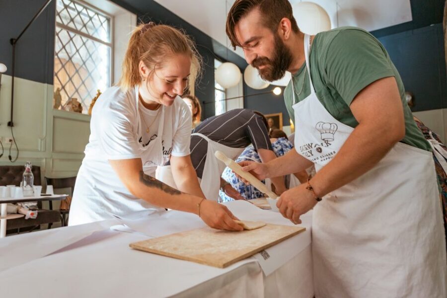 Rome: Fettuccine and Tiramisu Cooking Class with Wine - Sauce choice matters more than you think