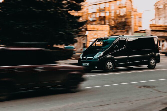 Rome Fiumicino Airport Transfer in Luxury Private Transportation - Key things to know before you land