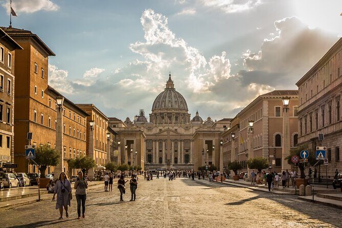 Rome Fiumicino Airport Transfer in Luxury Private Transportation - Comfort, communication, and driver personality: the human part matters