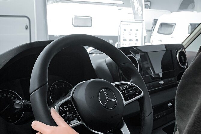 Rome Fiumicino Airport Transfer in Luxury Private Transportation - Private luxury for the part you actually feel: the ride