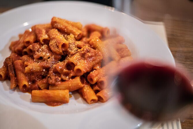 Rome Food Tour & Wine: Trastevere & Campo de' Fiori Like a Local - Piazza Farnese meet-up: the part that sets you up for a smooth evening