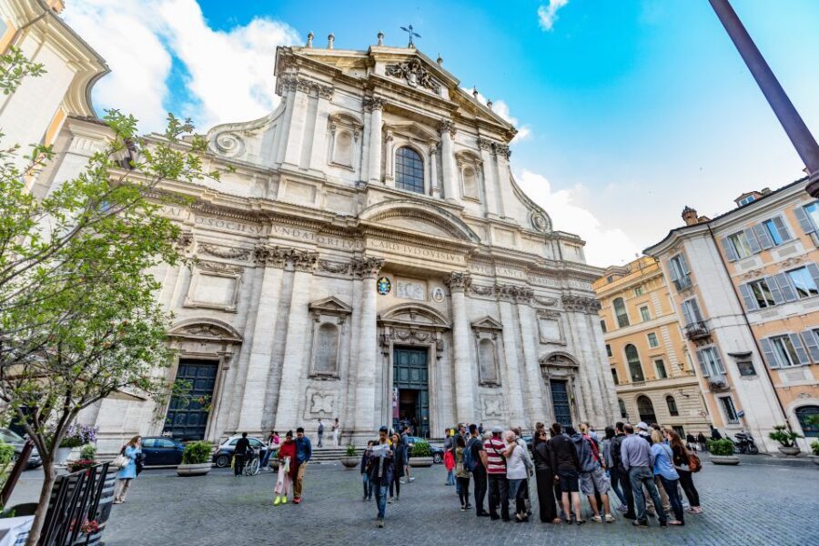 Rome: Fountains and Squares Small-Group Walking Tour - How the small group changes what you notice
