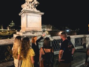 Rome: Ghostly Nighttime Walking Tour - Starting at the Giordano Bruno statue: the tone setter