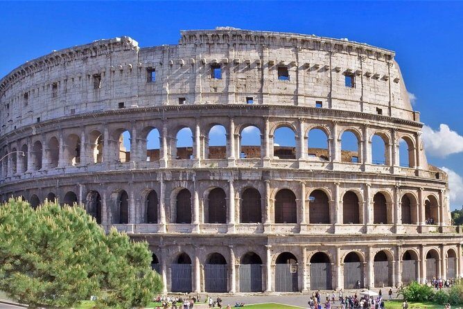 Rome: Guided Group Tour of Colosseum, Roman Forum & Palatine Hill - The guide + headsets: why the commentary helps more than you think