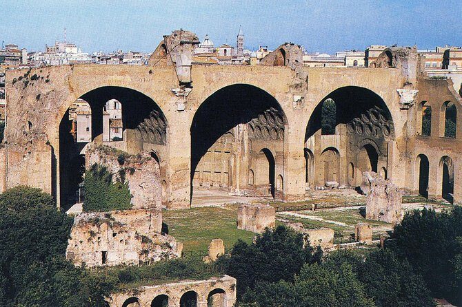 Rome: Guided Group Tour of Colosseum, Roman Forum & Palatine Hill - Walking pace, photo time, and the heat factor