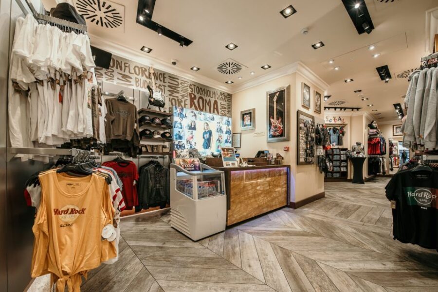 Rome: Hard Rock Cafe Experience - Service Style: How Staff Support the Experience