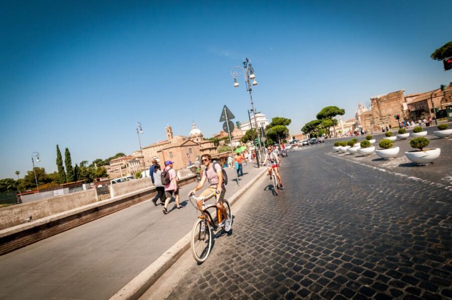 Rome: Highlights Bike Tour - Piazza Navona and Sant’Ignazio: a Baroque-leaning lesson in city layout