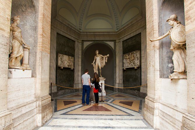 Rome in a Day Tour with Vatican, Colosseum and Historic Center - Lunch break near Largo Corrado Ricci: use the hour wisely