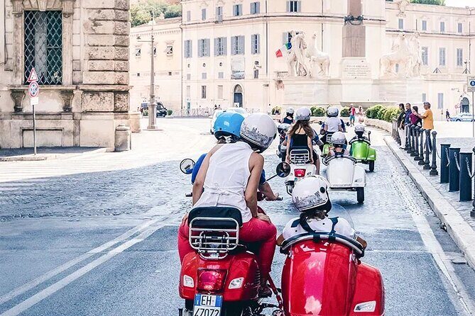 Rome Morning Vespa Sidecar Tour in Rome with Cappuccino - Quirinale Palace on Monte Cavallo: power on a hill