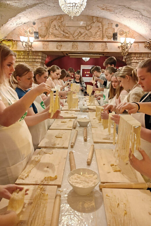 Rome: Pasta & Tiramisu Cooking Class near the Spanish Steps - Why This Two-Hour Class Feels Like Real Rome