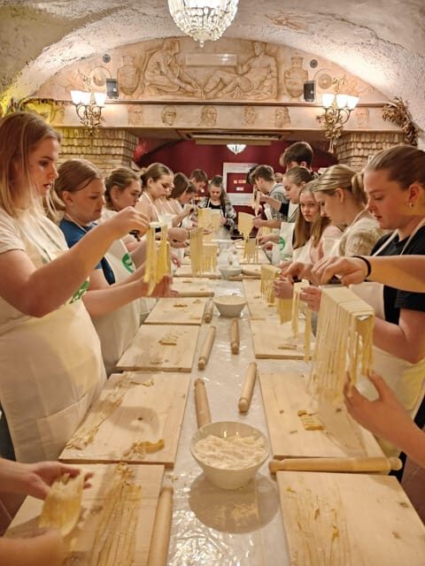 Rome: Pasta & Tiramisu Cooking Class near the Spanish Steps - Getting There: Trattoria Amici, Spanish Steps Proximity, and a Separate Entrance