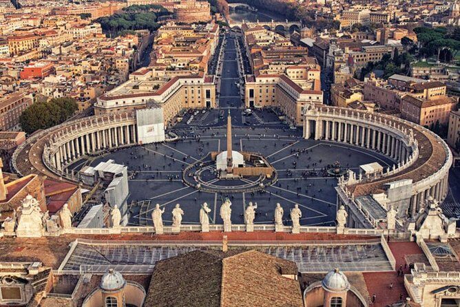 Rome Small-Group Shared Tour from Civitavecchia: 8 People Max - Trevi Fountain: the photo stop that always lands