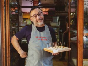 Rome: Small Group Trastevere Food Tour with Dinner - Starting at Piazza di Pasquino (then heading into Piazza Mastai)