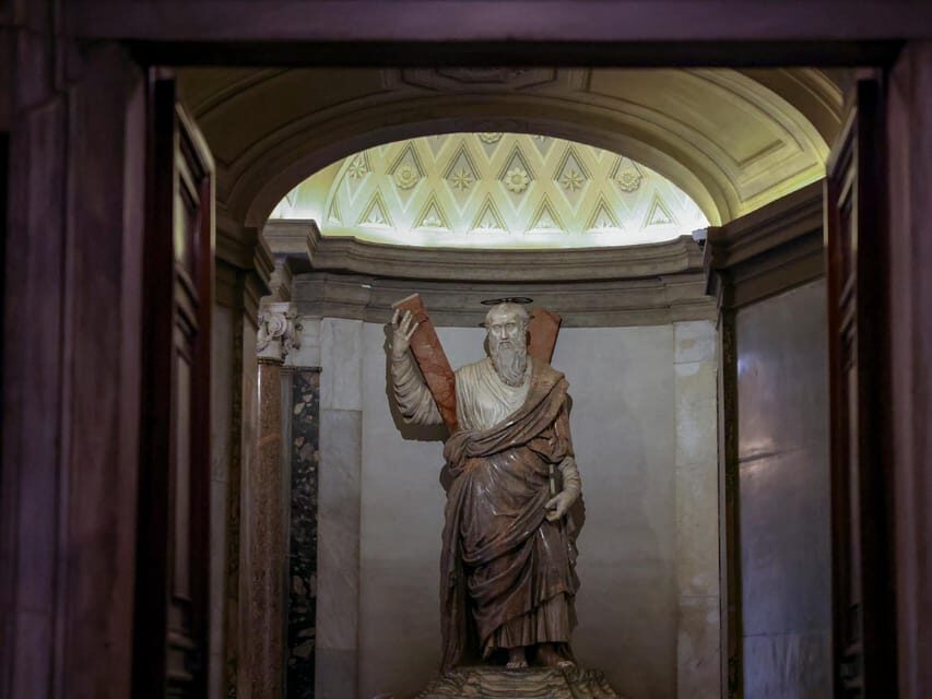 Rome: St. Peter's Basilica, La Pietà, Papal Tombs and Dome - The real logistics: security lines, dress rules, and what to bring