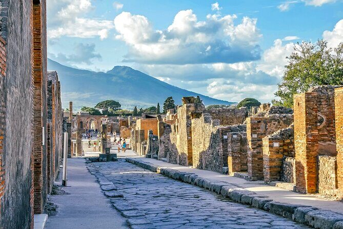 Rome to Pompeii, Sorrento & Capri: 2-Day South Italy Tour - Sorrento Overnight and Dinner: Where You Recover (and Where You Might Not)