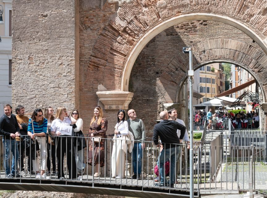 Rome: Trastevere & Campo de Fiori Street Food Walking Tour - Piazza Trilussa and the second restaurant stop: more Roman classics