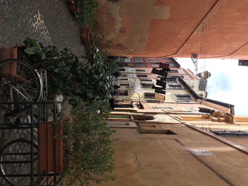 Rome: Trastevere Guided Food and Wine Tour with 20+ Tastings - Handmade pasta and wood-oven pizza from Trastevere’s oldest oven