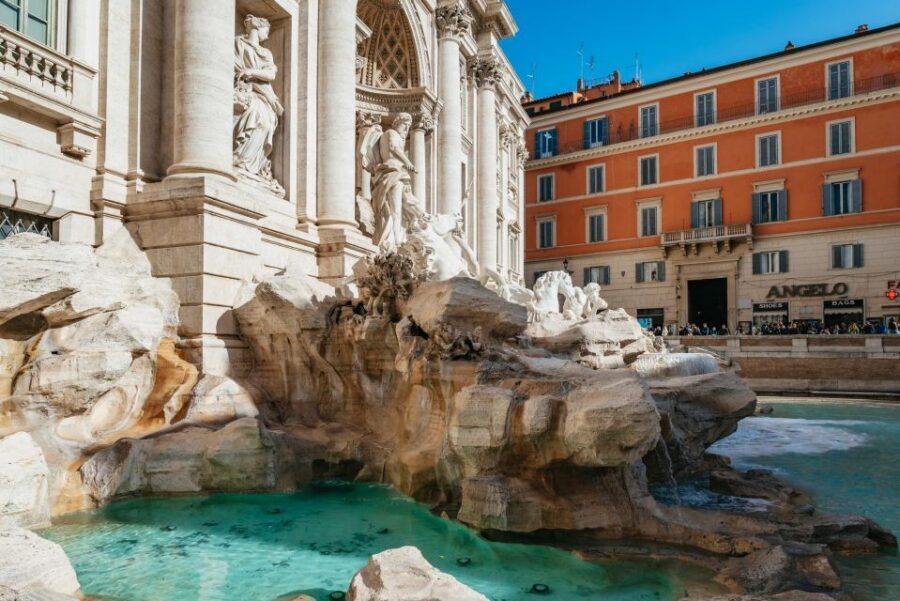 Rome: Trevi Fountain and Underground Guided Tour - Where to meet your guide at Piazza di Trevi
