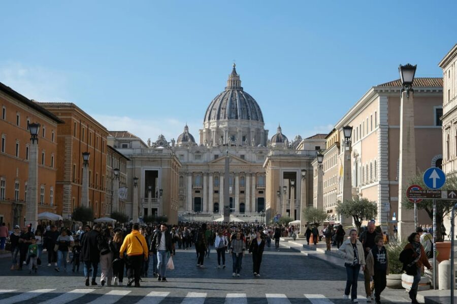 Rome: Vatican Museum & Sistine Chapel Skip-the-Line Entry - From Via dei Gracchi to the Vatican entrance: what the skip-the-line means