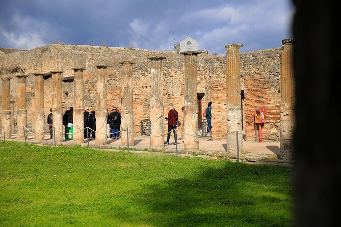 Skip the Line Guided Tour of Pompeii led by an Archaeologist - Meet Your Archaeologist Guide (and Why Names Like Lello and Italo Matter)