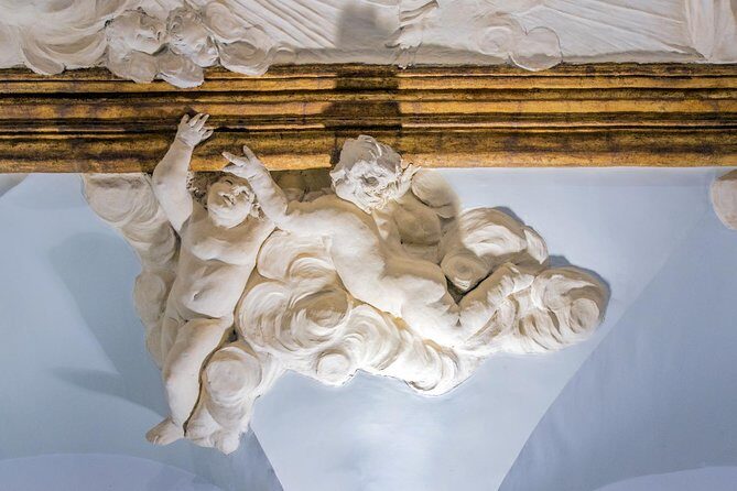 The Great Opera Arias Concert at Palazzo Poli - Trevi Fountain - Palazzo Poli and the Trevi view you actually want