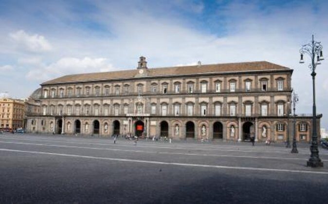 Tramvia Napoli: Easy Drop-On Drop-Off Tour to Explore Naples - Why Tramvia Napoli is a smart way to start Naples