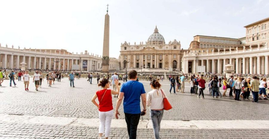 Vatican City: Skip-the-Line Vatican Museums & Sistine Chapel - Where you meet and how to avoid the first headache