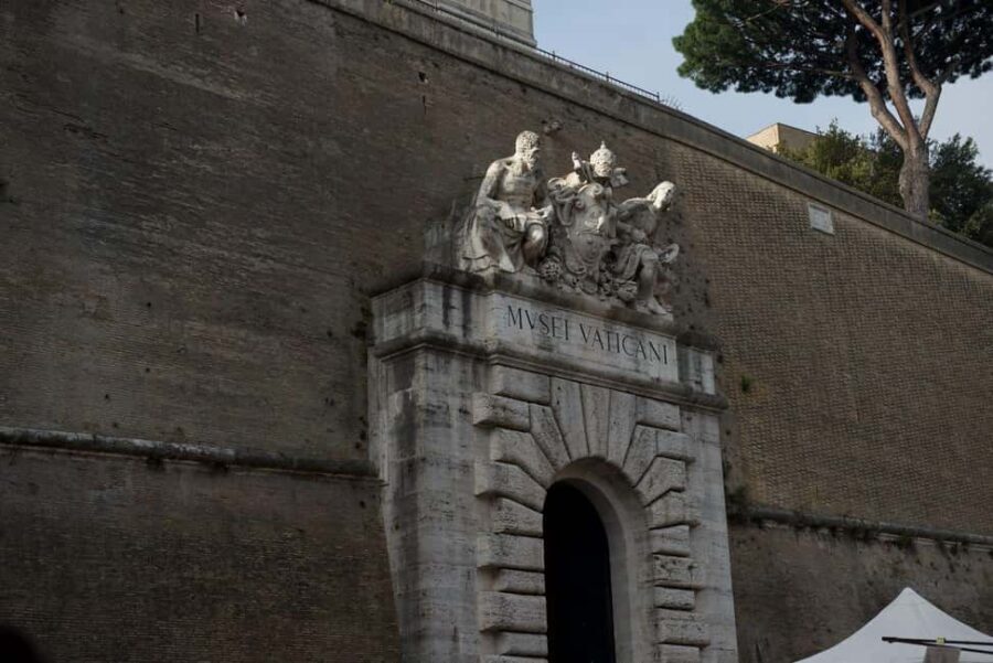 Vatican Museums and Sistine Chapel Tour with Basilica Access - Your route from Passetto di Borgo to the Vatican Museums highlights