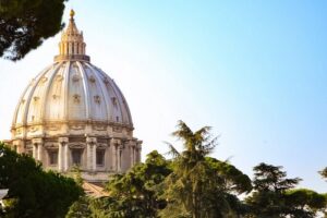 Vatican Museums, Sistine Chapel & St Peter’s Basilica Guided Tour - Vatican Museums skip-the-line: Maps, Tapestries, and the fast path to meaning