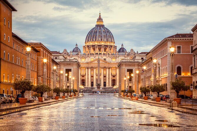 Vatican Museums, Sistine Chapel & St Peter’s Basilica Guided Tour - Gallery of the Maps: a room that changes how you see the Vatican