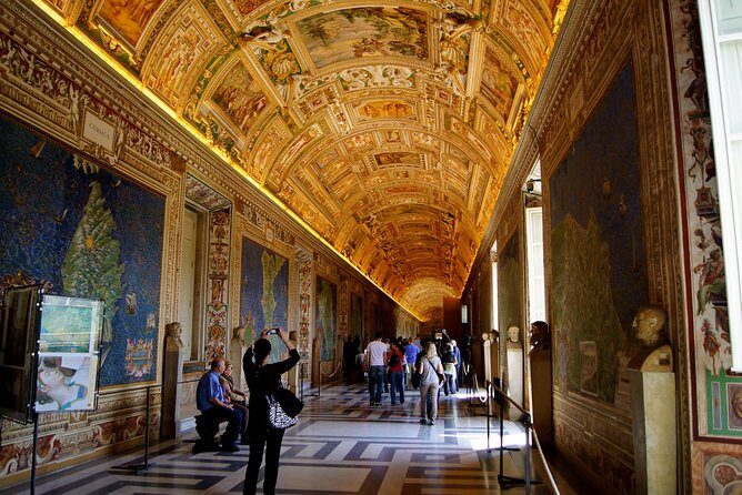 Vatican Museums Sistine Chapel Tour with access to St Peter - Entering the Vatican without losing your morning