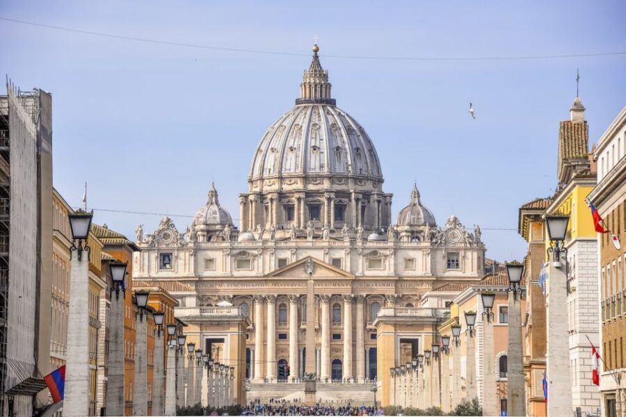 Vatican: Vatican Museums Sistine Chapel Skip-the-Line Ticket - Hall of Maps and Hall of Tapestries: the rooms people remember