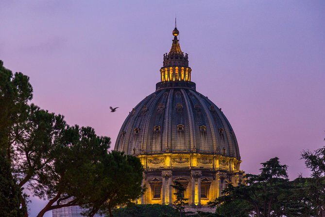 VIP Vatican Breakfast and Guided Tour with Sistine Chapel Access - St. Peter’s Square and Bernini’s geometry